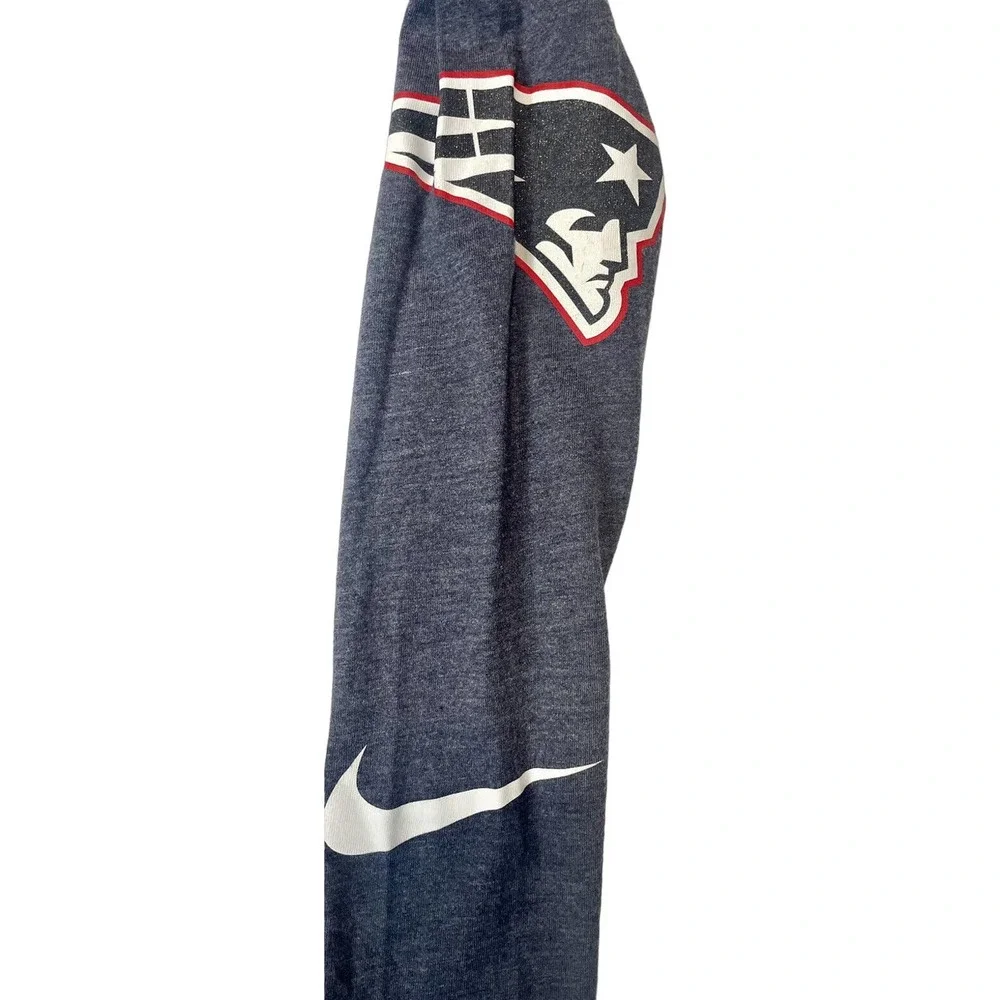 NIKE NEW ENGLAND PATRIOTS WOMENS T- SHIRT SZ MEDIUM NFL ATHLETIC LONG SLEEVE - Picture 3 of 8